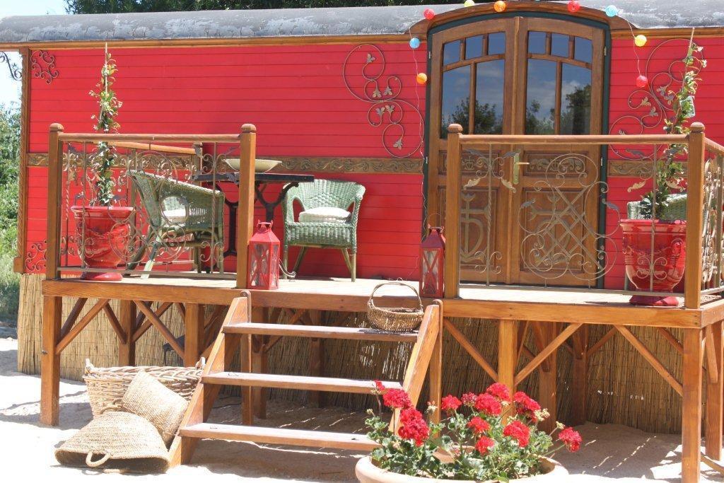 La Roulotte "Les Saintes" B&B 외부 사진